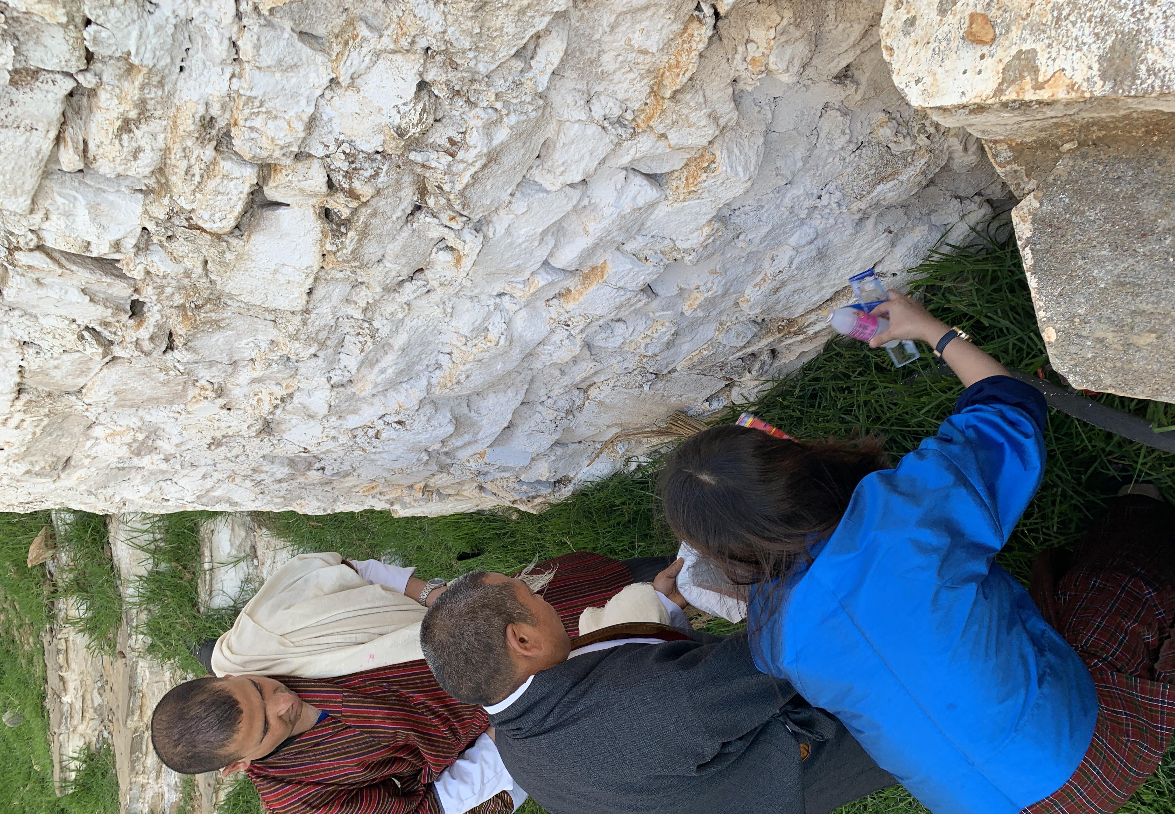 Dzongkhag Administration staff collecting wastes during  the Zero Waste Hour.